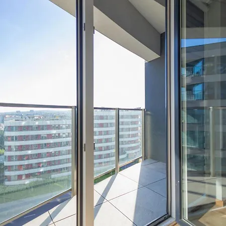 Vip / Capital Towers Centrum Апартаменти *